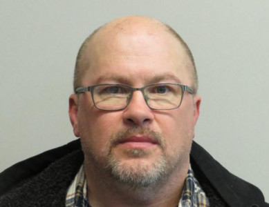 Robert Creston Oswalt a registered Sex or Violent Offender of Indiana