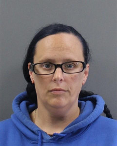 Amanda Jo Holycross a registered Sex or Violent Offender of Indiana