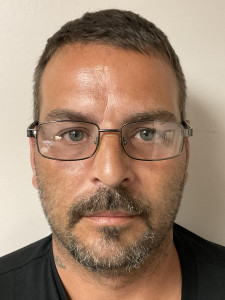 Donald William Travis a registered Sex or Violent Offender of Indiana