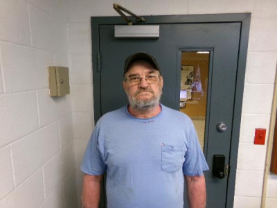 William Lewis Stinnett a registered Sex or Violent Offender of Indiana