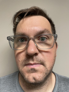 Derek Michael Carlson a registered Sex or Violent Offender of Indiana
