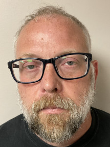 Robert G Glenn a registered Sex or Violent Offender of Indiana