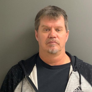 Steven Michael Giles a registered Sex or Violent Offender of Indiana