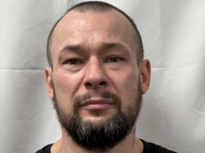 Shane M Hux a registered Sex or Violent Offender of Indiana