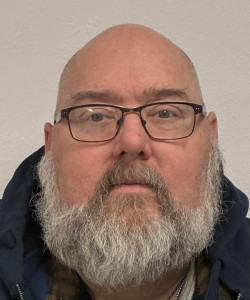 Robert J Hutchison a registered Sex or Violent Offender of Indiana