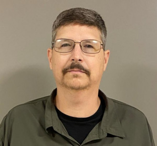 Travis Kelly Everhart a registered Sex or Violent Offender of Indiana