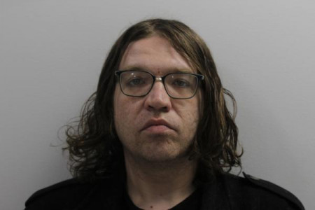Travis James Iliades a registered Sex or Violent Offender of Indiana