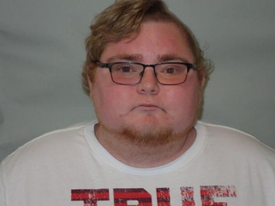 Trenton Michael Davis a registered Sex or Violent Offender of Indiana