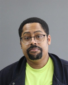 Courtney Brian Crenshaw a registered Sex or Violent Offender of Indiana