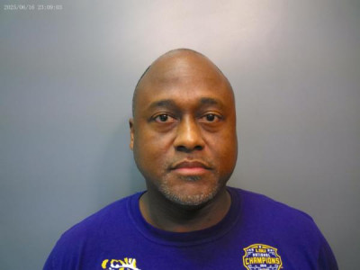 Darrell Tremayne Davis a registered Sex Offender or Child Predator of Louisiana