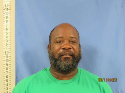 Robert Darnell Queen a registered Sex Offender or Child Predator of Louisiana