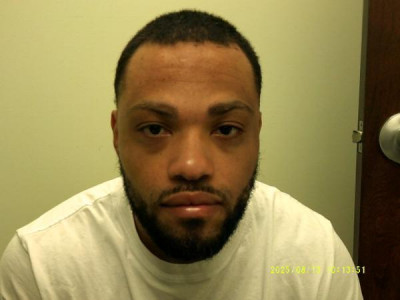 Larry Guillory Jr a registered Sex Offender or Child Predator of Louisiana