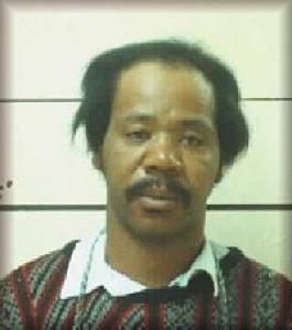 Robert L Jr White a registered Sex Offender of Illinois